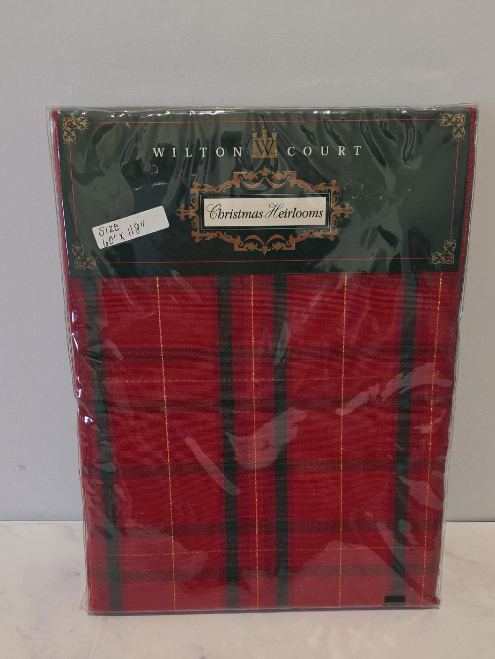Christmas Heirlooms Wilton Court Red & Green  Plaid Tablecloth Brand New